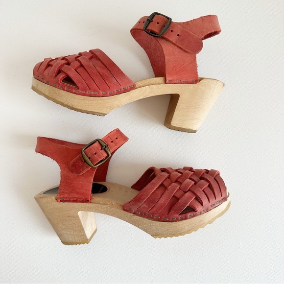 Nina Z Swedish Sandal Clog Heels Red Size 36 Woven Leather Wood Sweden - Picture 12 of 12